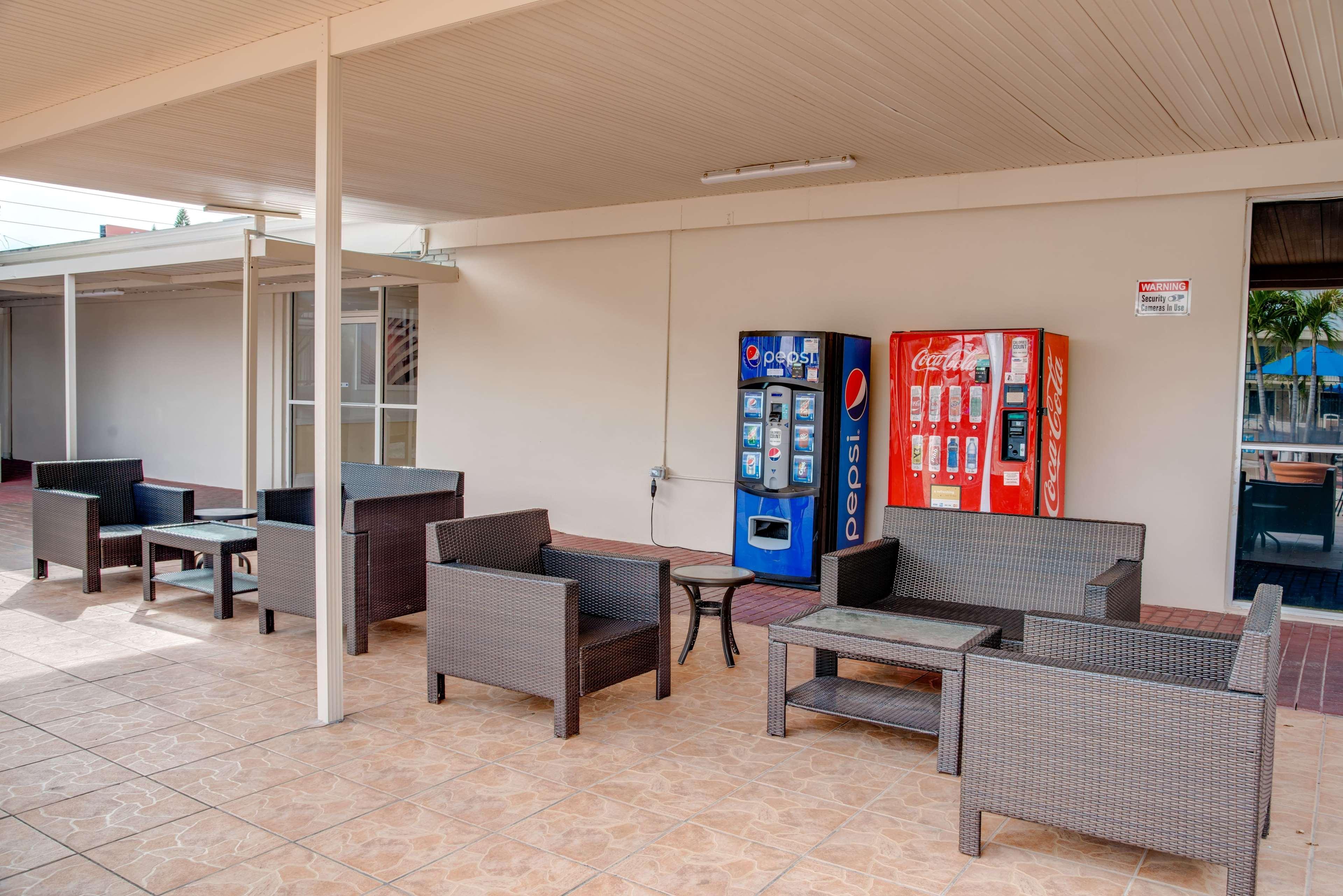 מלון Super 8 By Wyndham סיינט פיטרסברג מראה חיצוני תמונה