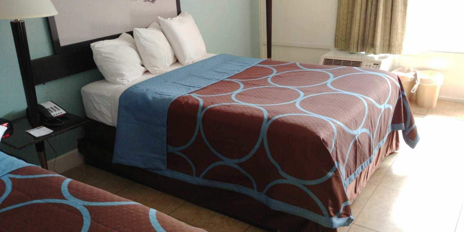 מלון Super 8 By Wyndham סיינט פיטרסברג מראה חיצוני תמונה